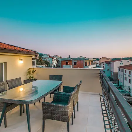 Penthouse With Hottub And Duplex Appartamento *
